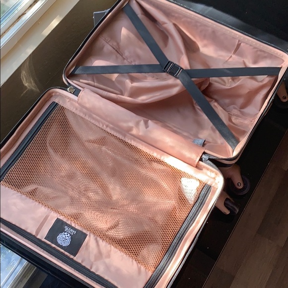 Vince Camuto luggage - Picture 8 of 8